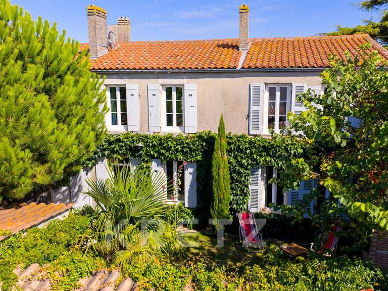 Maison Sainte-Marie-de-Ré - 9 chambres - 450m²
