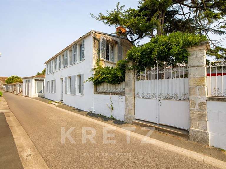Maison Sainte-Marie-de-Ré - 9 chambres - 450m²