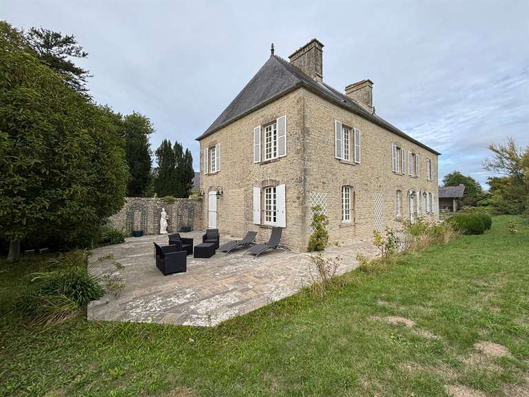 Maison Sainte-Marie-du-Mont - 5 chambres - 2639m²