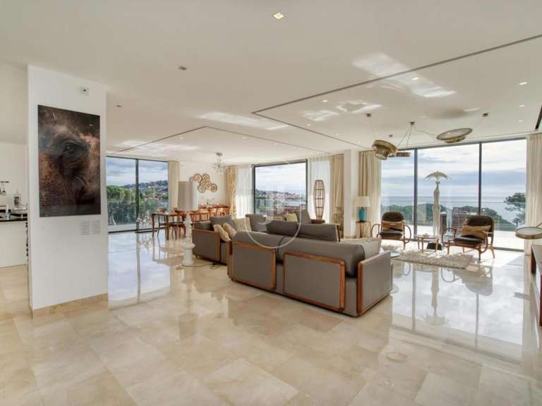 Apartment with Sea view Sainte-Maxime - 5 bedrooms - 327m²