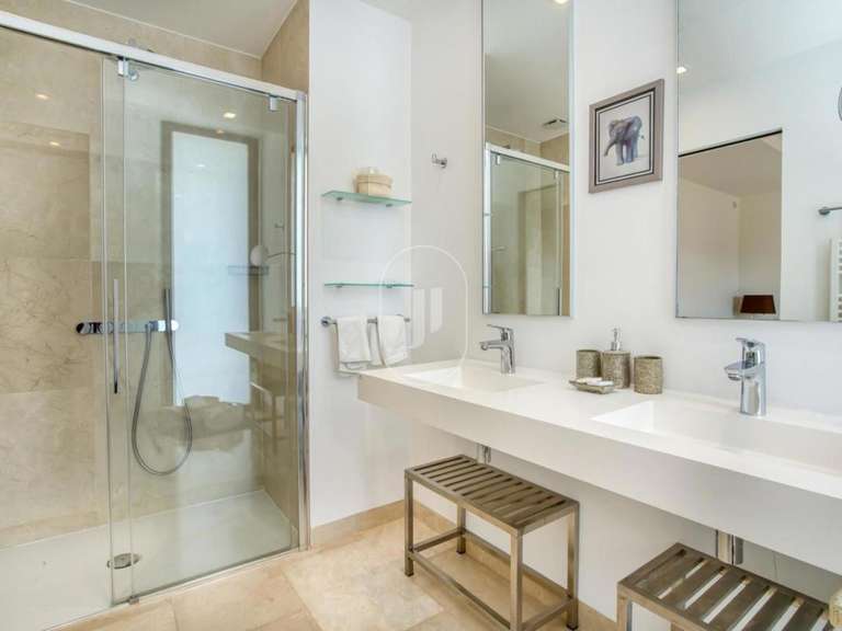 Apartment with Sea view Sainte-Maxime - 5 bedrooms - 327m²