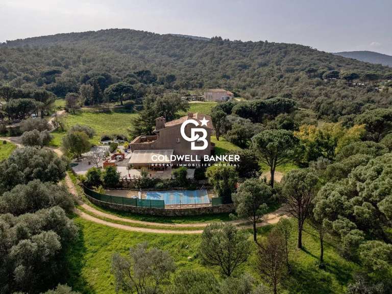 House Sainte-Maxime - 2 bedrooms - 520m²