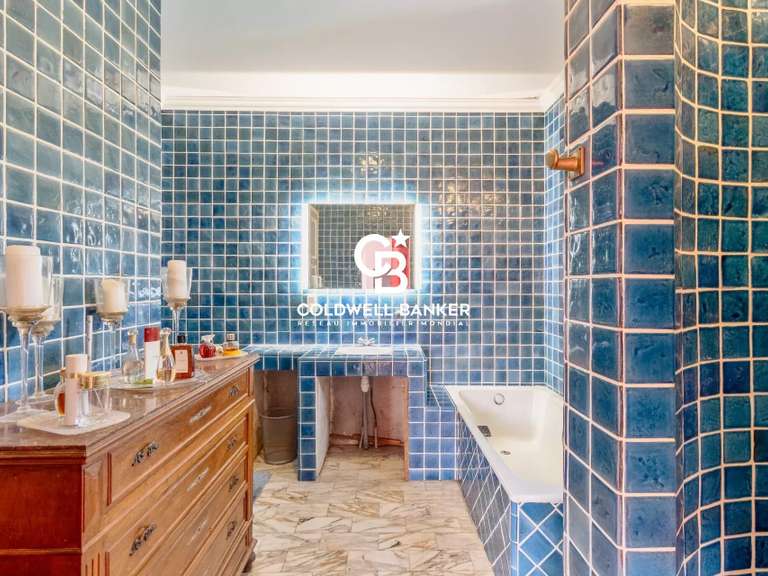 House Sainte-Maxime - 2 bedrooms - 520m²