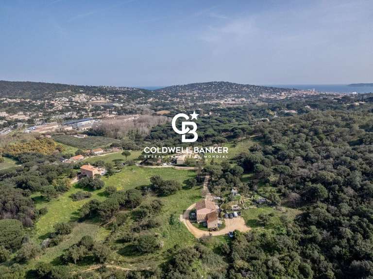 House Sainte-Maxime - 2 bedrooms - 520m²