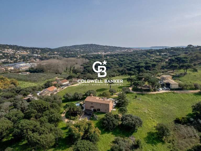 House Sainte-Maxime - 2 bedrooms - 520m²