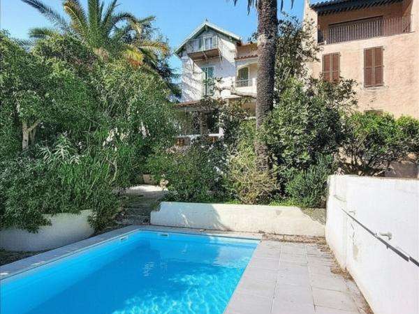 Maison Sainte-Maxime - 6 chambres - 202m²