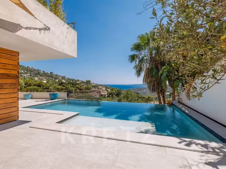 House with Sea view Sainte-Maxime - 3 bedrooms - 325m²