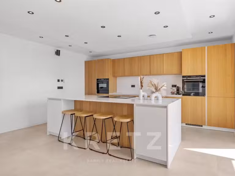 House with Sea view Sainte-Maxime - 4 bedrooms - 242m²