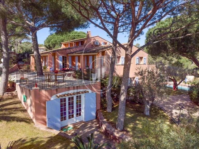 Propriété avec Vue sur mer Sainte-Maxime - 8 chambres - 227m²