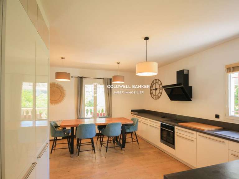 Villa Sainte-Maxime - 5 bedrooms - 200m²