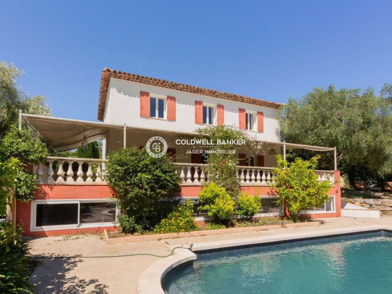 Villa Sainte-Maxime - 5 chambres - 200m²