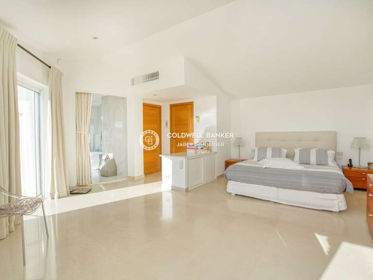 Villa Sainte-Maxime - 5 bedrooms - 295m²
