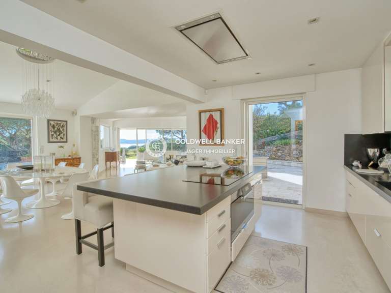 Villa Sainte-Maxime - 5 bedrooms - 295m²