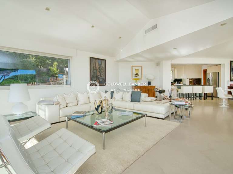 Villa Sainte-Maxime - 5 bedrooms - 295m²