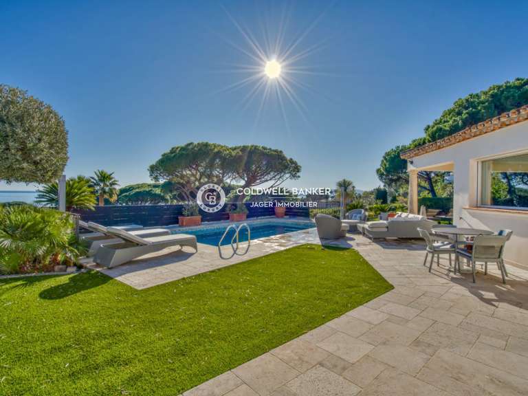 Villa Sainte-Maxime - 5 bedrooms - 295m²