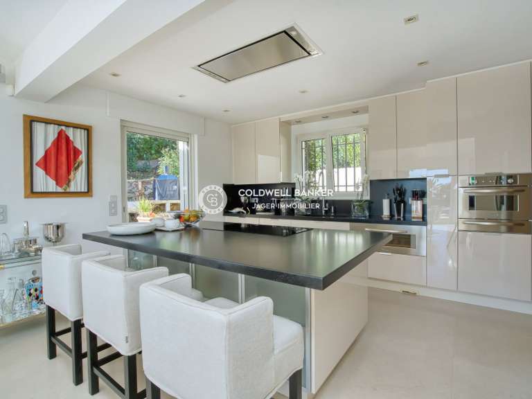 Villa Sainte-Maxime - 5 bedrooms - 295m²