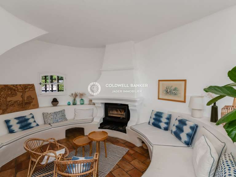 Villa Sainte-Maxime - 5 bedrooms - 200m²