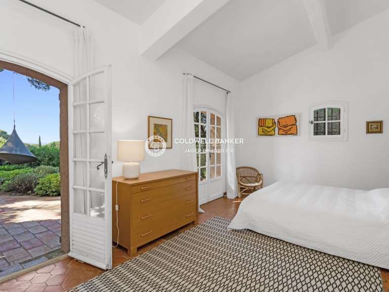 Villa Sainte-Maxime - 5 bedrooms - 200m²