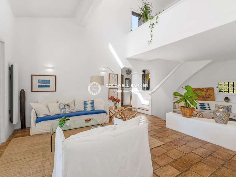 Villa Sainte-Maxime - 5 bedrooms - 200m²