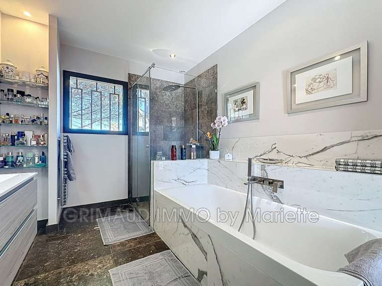 Villa Sainte-Maxime - 4 bedrooms - 234m²