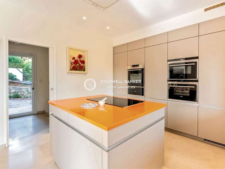 Villa with Sea view Sainte-Maxime - 4 bedrooms - 250m²