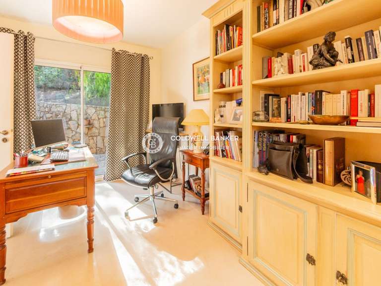 Villa with Sea view Sainte-Maxime - 6 bedrooms - 250m²