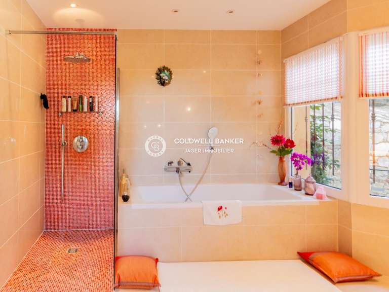 Villa with Sea view Sainte-Maxime - 6 bedrooms - 250m²