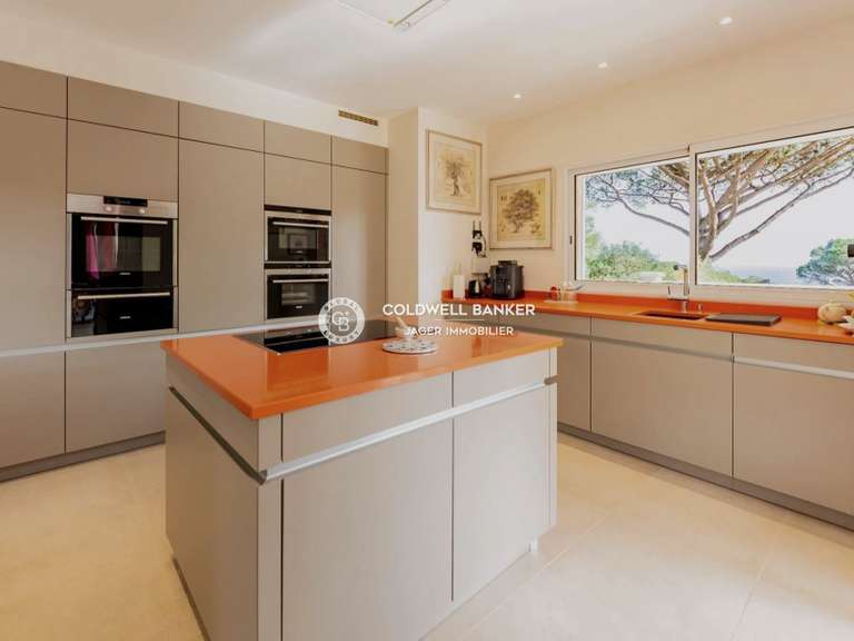 Villa with Sea view Sainte-Maxime - 4 bedrooms - 250m²