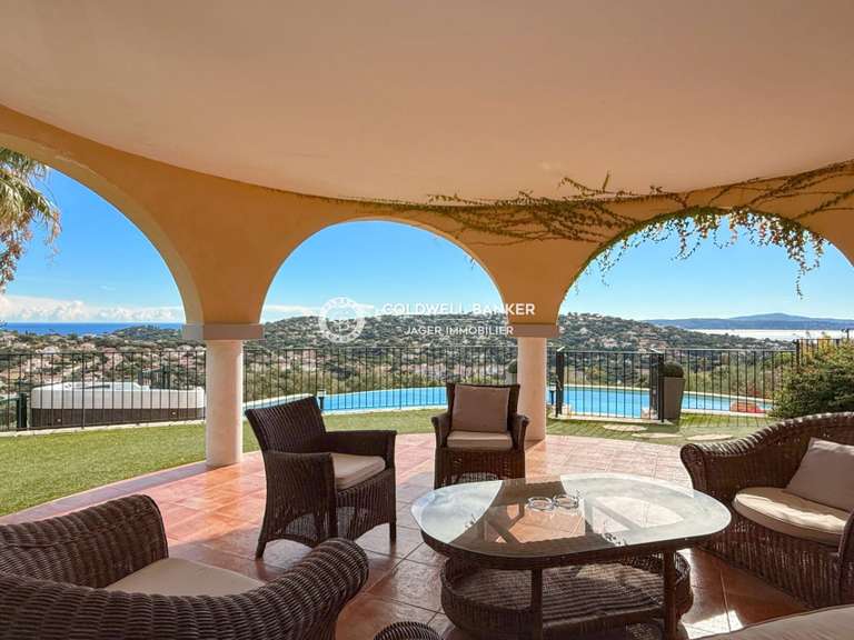 Villa Sainte-Maxime - 6 bedrooms - 249m²