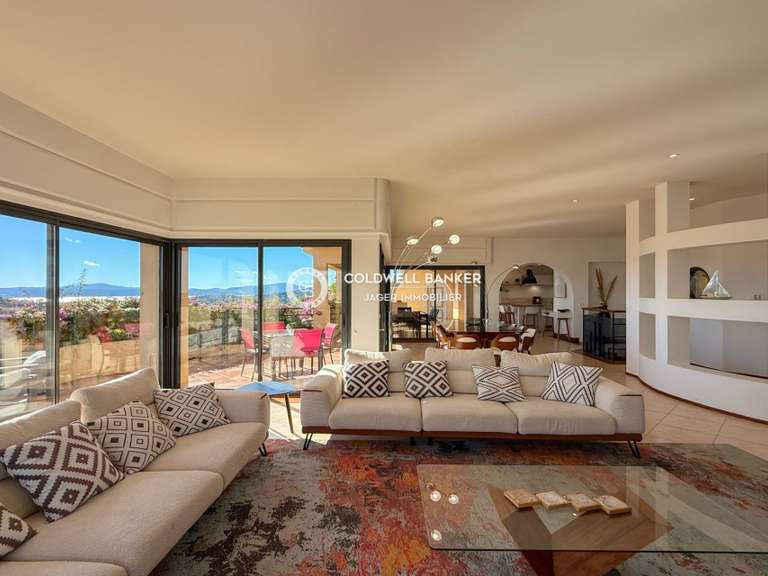 Villa Sainte-Maxime - 6 bedrooms - 249m²
