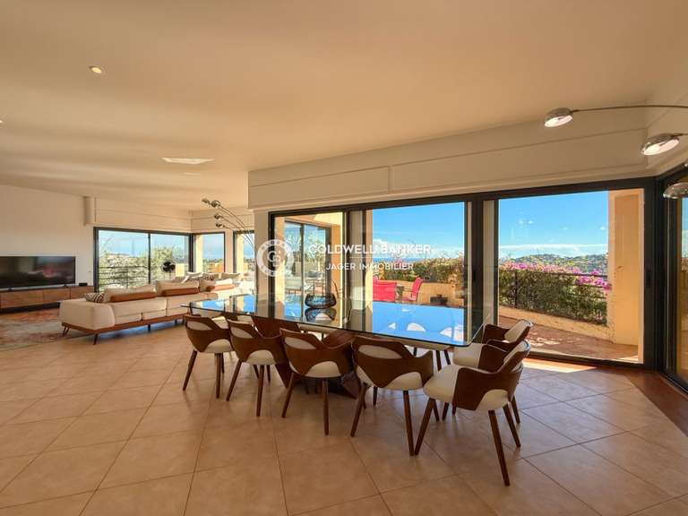 Villa Sainte-Maxime - 6 bedrooms - 249m²