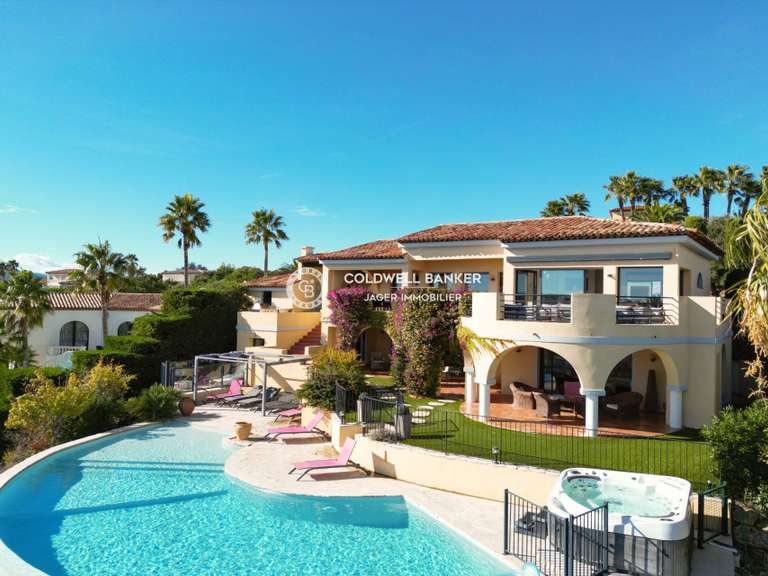 Villa Sainte-Maxime - 6 bedrooms - 249m²