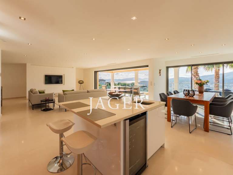 Villa Sainte-Maxime - 5 bedrooms - 250m²