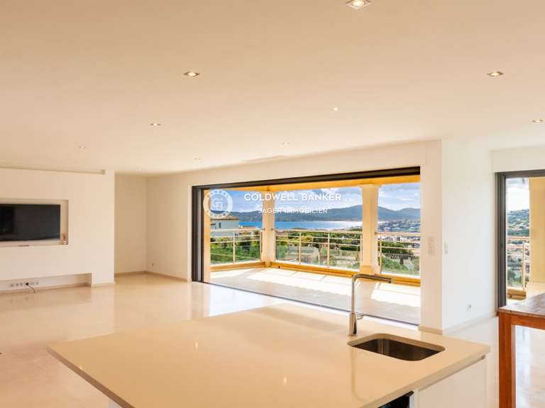 Villa Sainte-Maxime - 5 bedrooms - 250m²