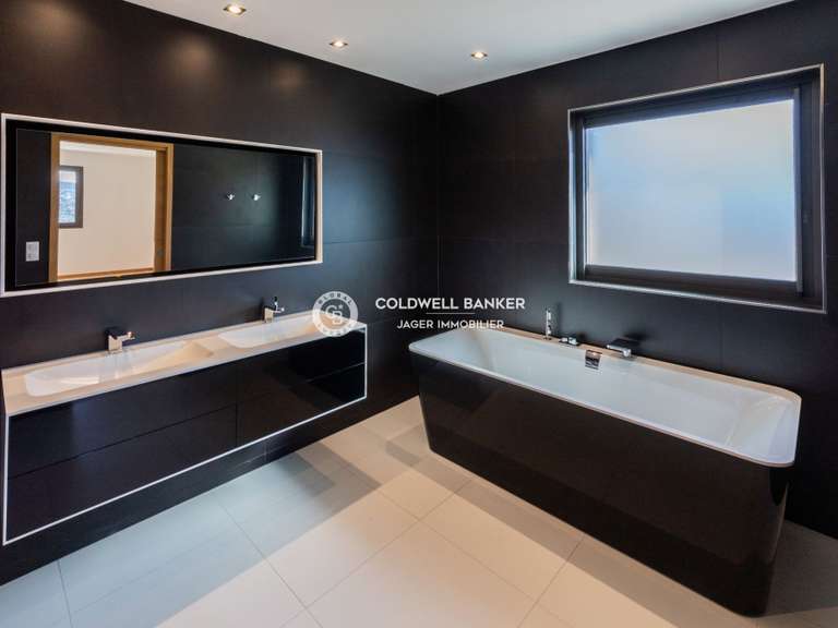 Villa Sainte-Maxime - 5 bedrooms - 250m²