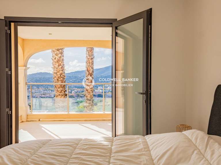 Villa Sainte-Maxime - 5 bedrooms - 250m²