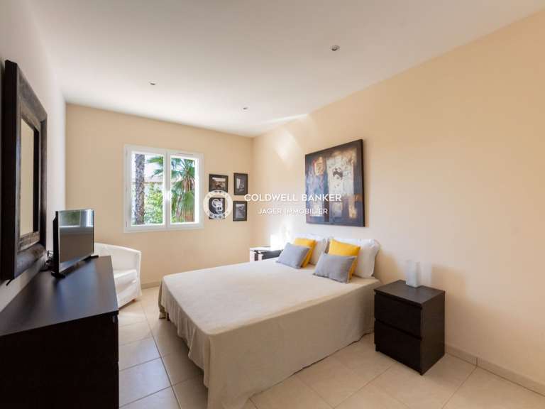 Villa Sainte-Maxime - 4 bedrooms - 180m²