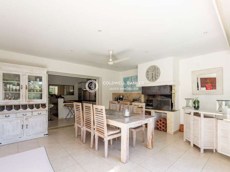 Villa Sainte-Maxime - 4 bedrooms - 180m²