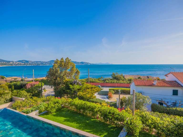 Villa Sainte-Maxime - 5 bedrooms - 249m²