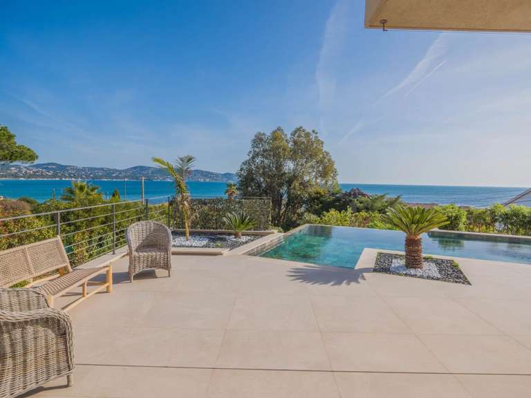 Villa Sainte-Maxime - 5 bedrooms - 249m²
