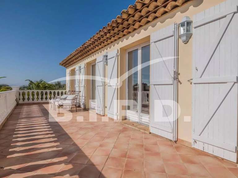 Villa Sainte-Maxime - 5 bedrooms - 170m²