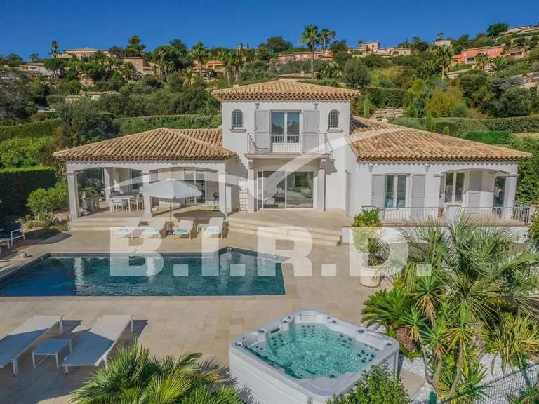 Villa Sainte-Maxime - 5 bedrooms - 180m²