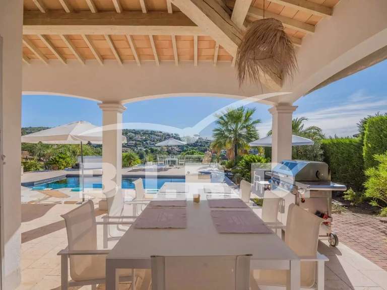 Villa Sainte-Maxime - 5 bedrooms - 180m²