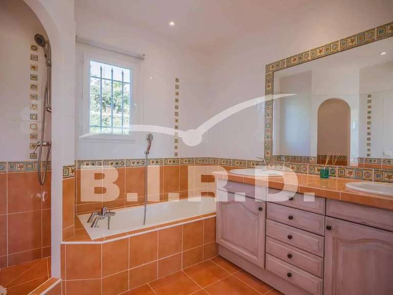 Villa Sainte-Maxime - 5 bedrooms - 180m²