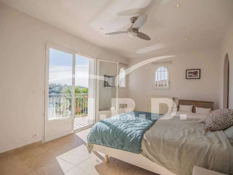 Villa Sainte-Maxime - 5 bedrooms - 180m²