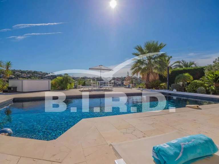 Villa Sainte-Maxime - 5 bedrooms - 180m²