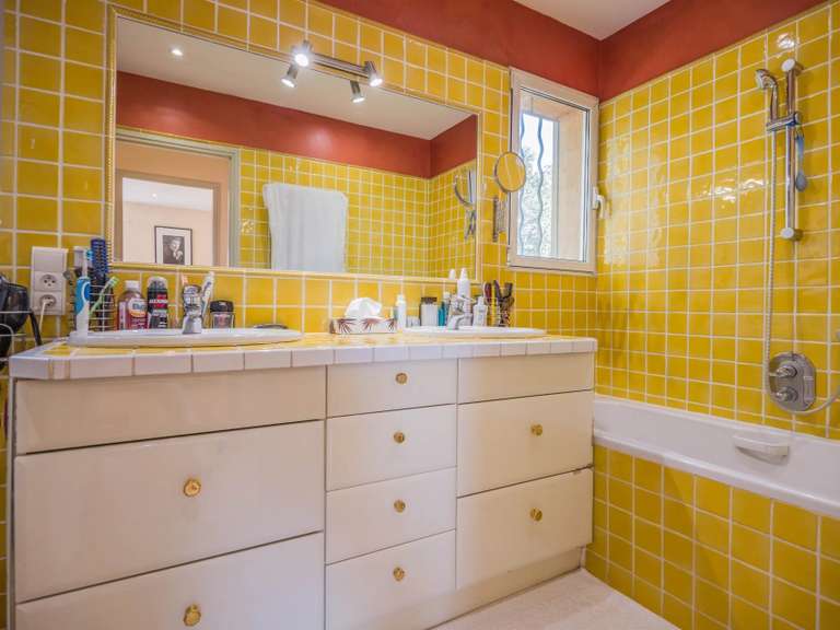 Villa Sainte-Maxime - 5 bedrooms - 2900m²