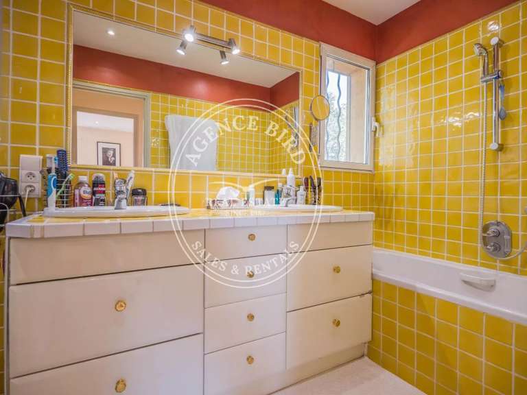 Villa Sainte-Maxime - 5 chambres - 2900m²