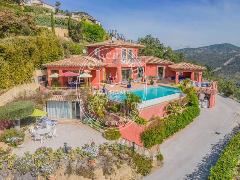 Villa Sainte-Maxime - 5 chambres - 2900m²