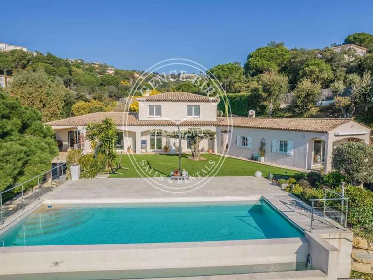 Villa Sainte-Maxime - 3 chambres - 238m²